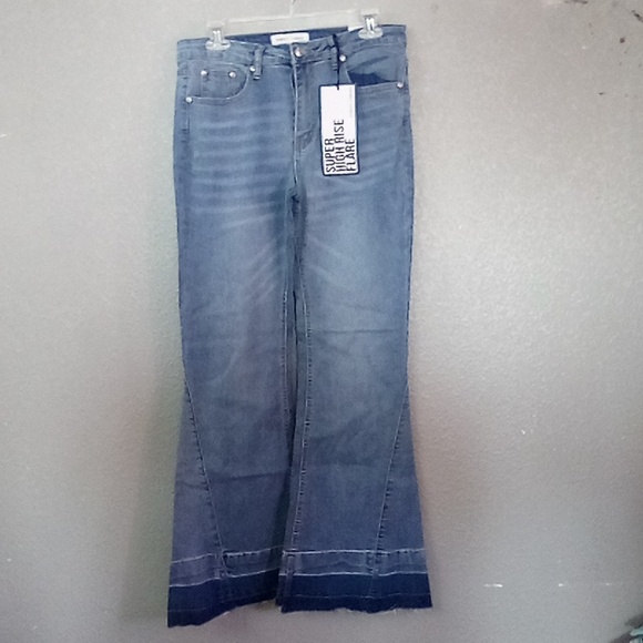 * NWT Almost Famous super high rise flare jeans size 9 ( box I ) - Picture 1 of 5
